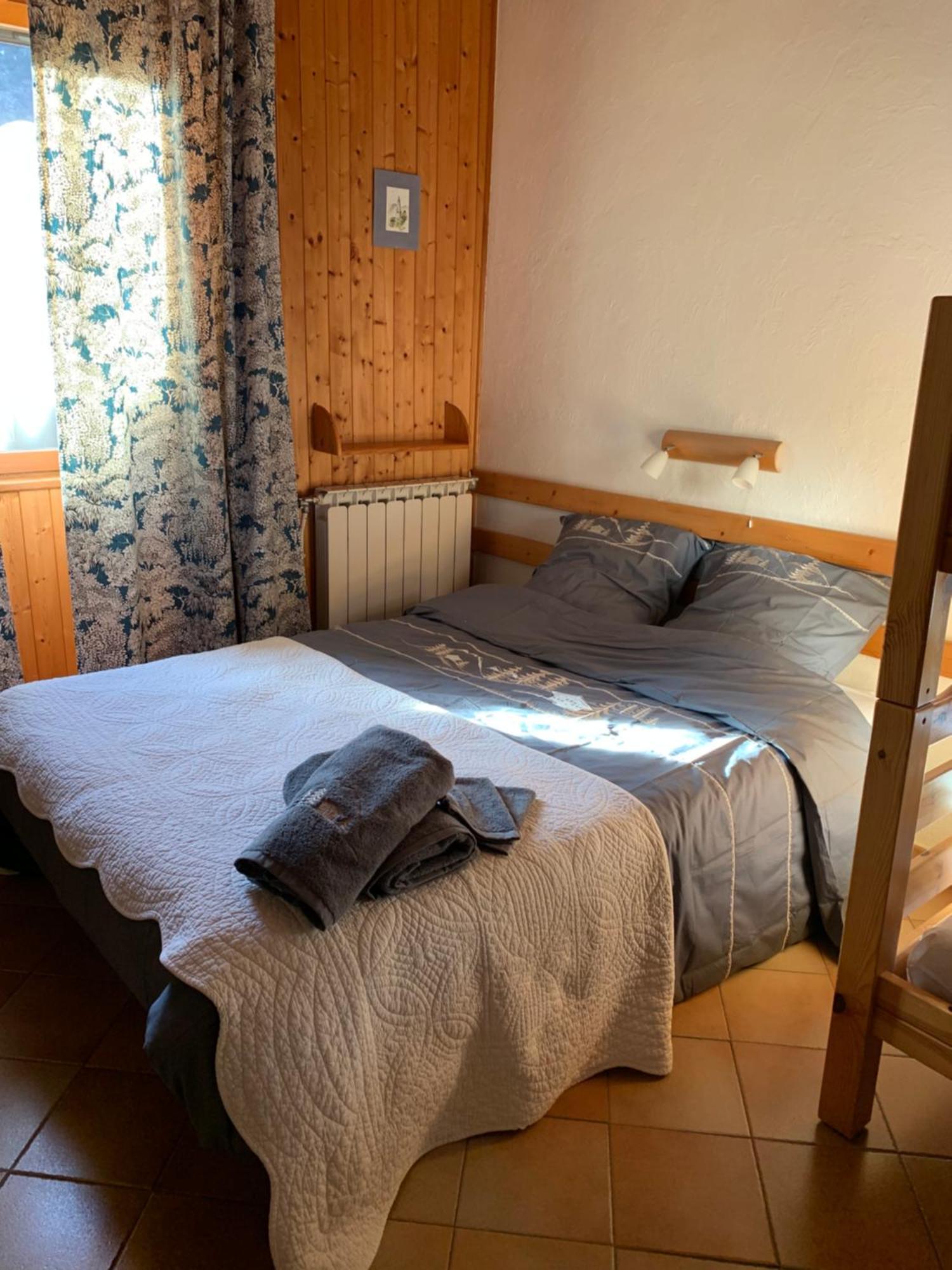 La Tourtette Bed & Breakfast เลอเดโวลุย ภายนอก รูปภาพ